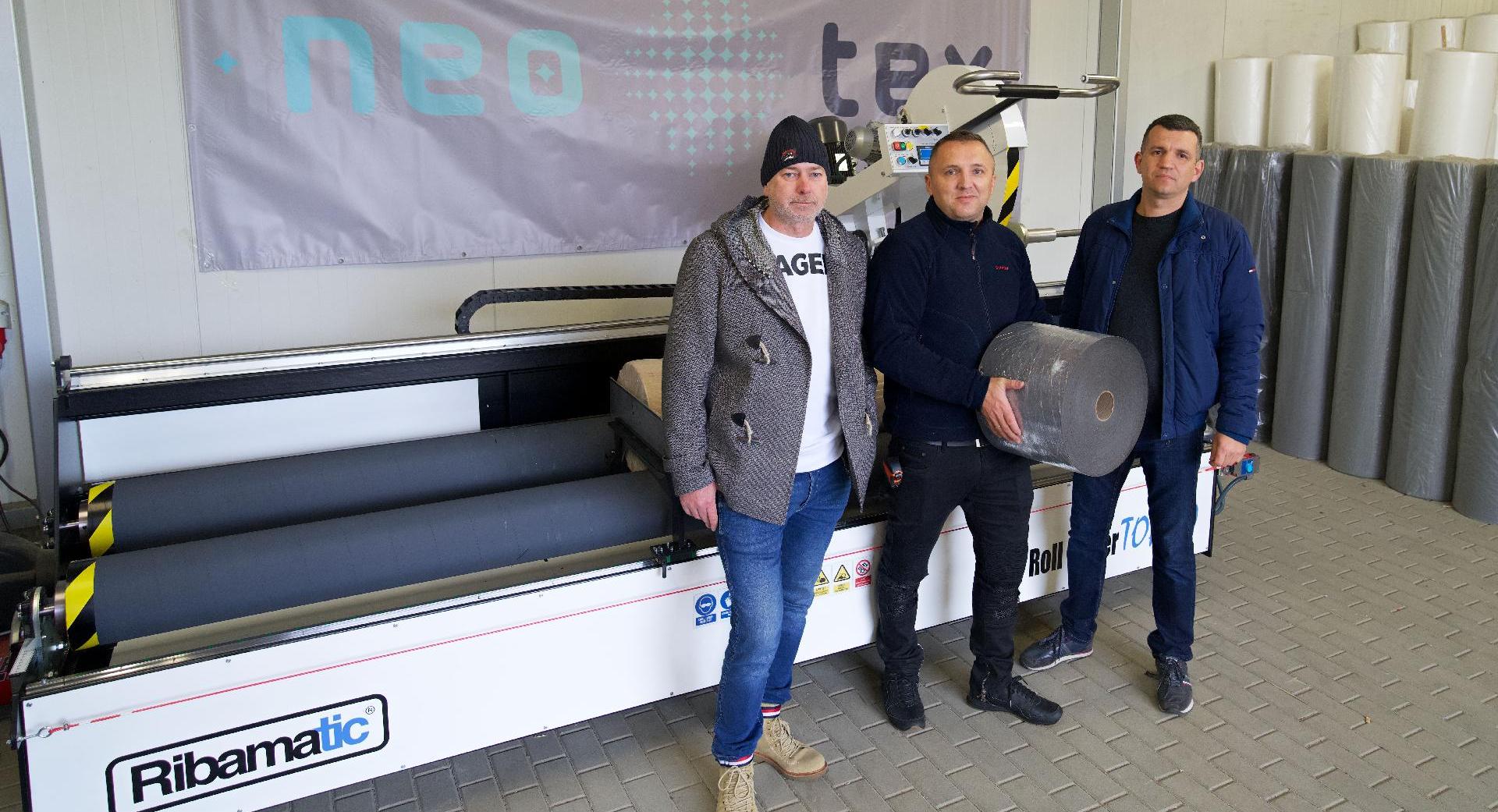 Montaż Przecinarki Rolkowej Ribamatic Top 50 w Firmie Neotex